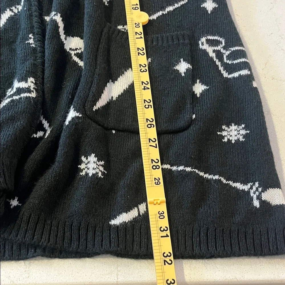 Hot Topic Black and White Magical Cardigan